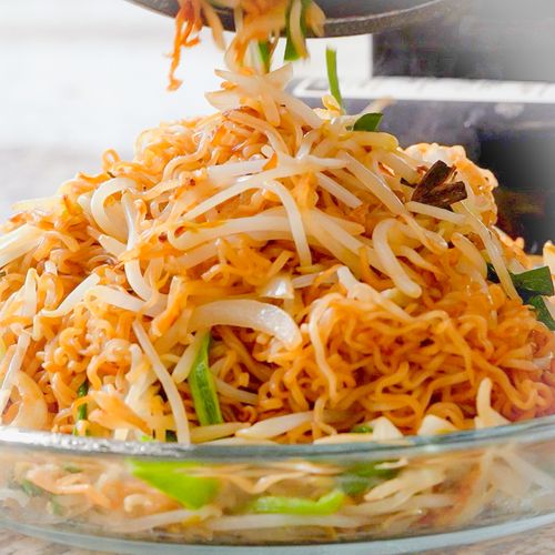 Chow Mein, with Instant Noodles (ๆณก้บต็็้บต)