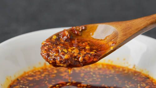 Sichuan Chili Oil Recipe ft. Caiziyou (Lajiaoyou, 辣椒油)