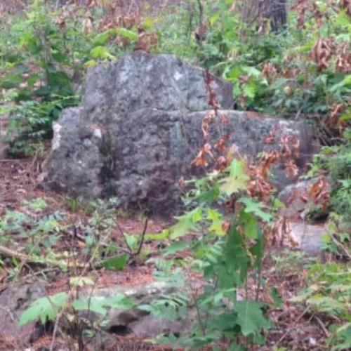 Photo of the headstone shaped rock 