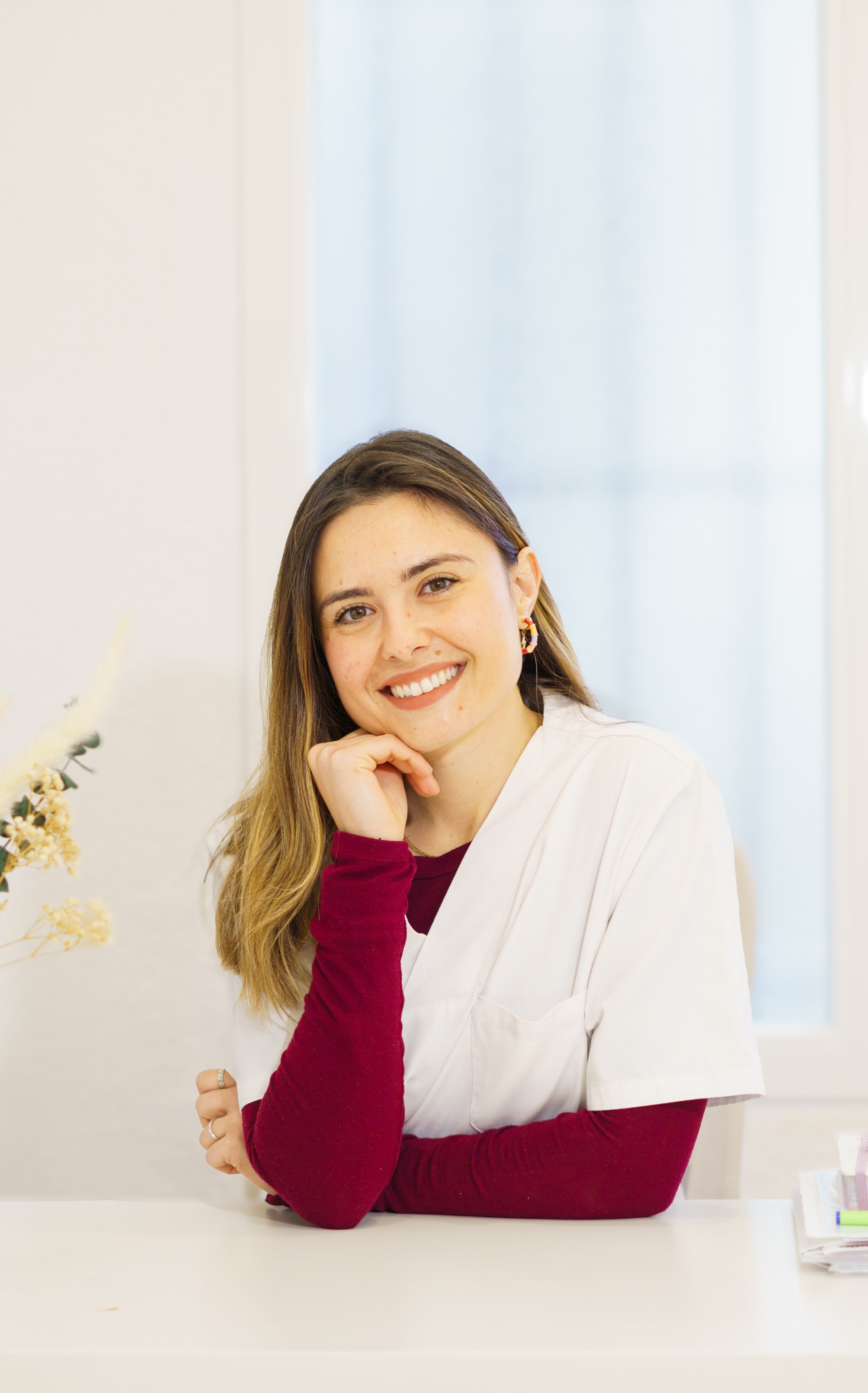 Laura Quijada, logopeda infantil colegiada en Madrid, en su espacio de trabajo