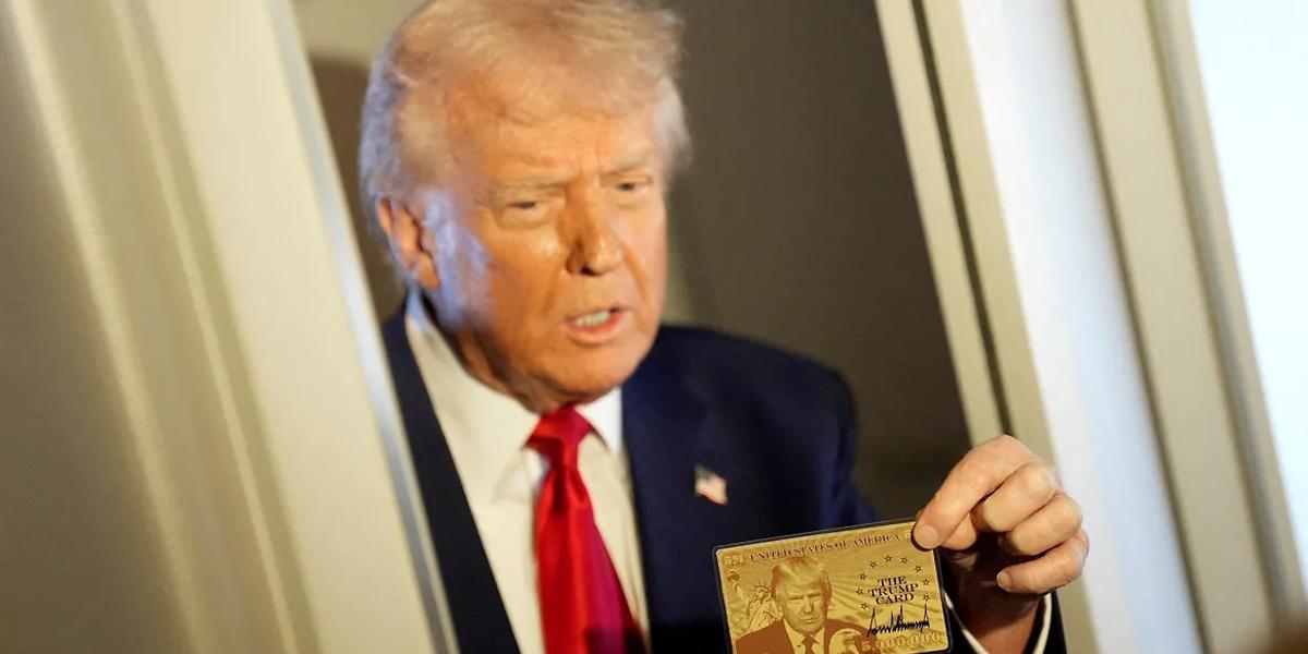 Трампын “Алтан карт”: Хүсэлт гаргах төлбөр 15,000$, байнгын оршин суух зөвшөөрөл 1 сая доллар байна