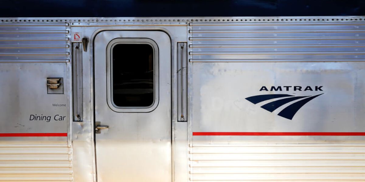 Хөгжилтэй аялал: Amtrak-ын галт тэрэгнүүд зорчигчдод зам дагуух түүхэн дурсгалт газрууд, үзмэрүүд, байгалийн үзэсгэлэнт газруудыг тайлбарладаг хөтөчтэй болно