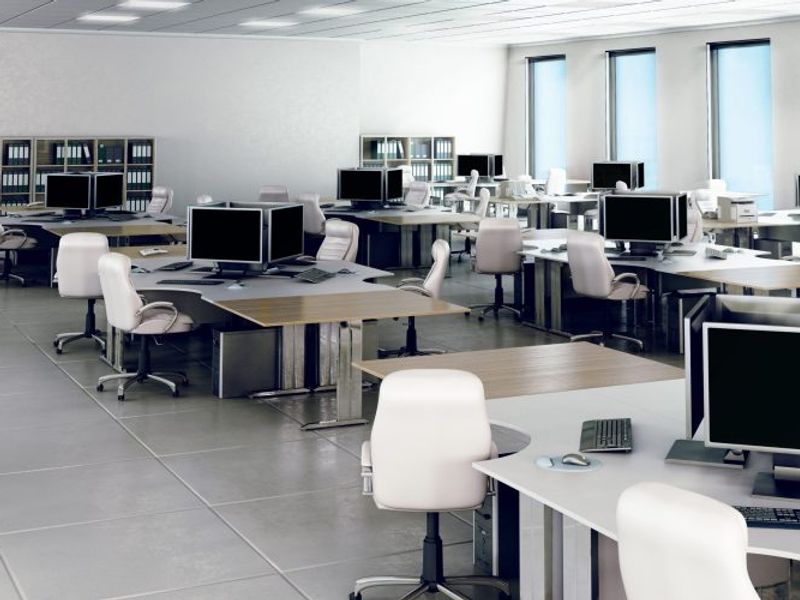 Амазон, Майкрософт болон бусад томоохон компаниуд 2025 онд 55,000 ажилтнаа цомхотгож, хиймэл оюун ухаанаар солив