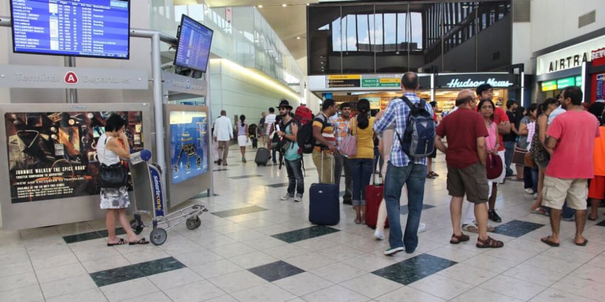 Цагаачлалын агентууд, агаарын тээврийн зорчигчдын мэдээллээс цагаачдын мэдээллийг авч, шууд нисэх онгоцны буудлууд дээр баривчилж байна