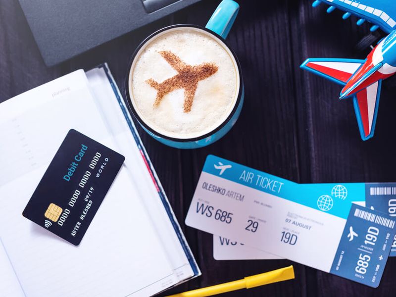 АНУ-ын Дотоодын аюулгүй байдлын алба (DHS), хууль бус цагаачдад зориулан, эх орондоо буцах үнэгүй тасалбар болон 1000 долларын бэлэгтэй  "баярын урамшуулал" аян эхлүүлэв