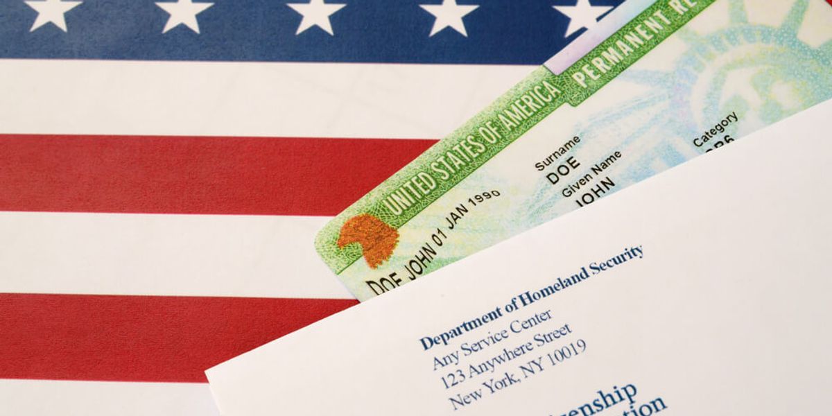 Төрөөс тэтгэмж авч буй цагаачдад оршин суух, ногоон карт олгохоос татгалзна