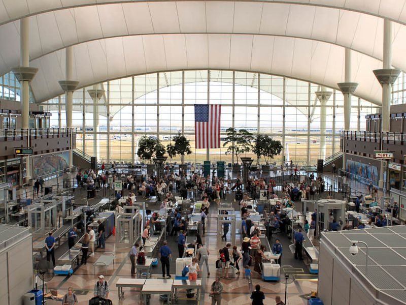 ICE-ийн агентууд АНУ даяарх нисэх буудлуудад ажиллаж эхэлнэ