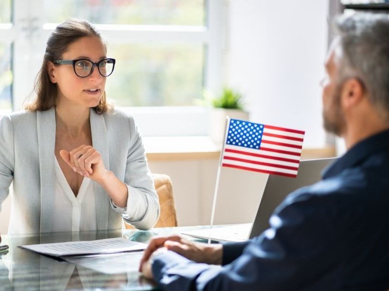 АНУ-ын цагаачлалын хуульчидын үнэ хөлс болон зөв мэргэжилтнийг хэрхэн сонгох вэ?