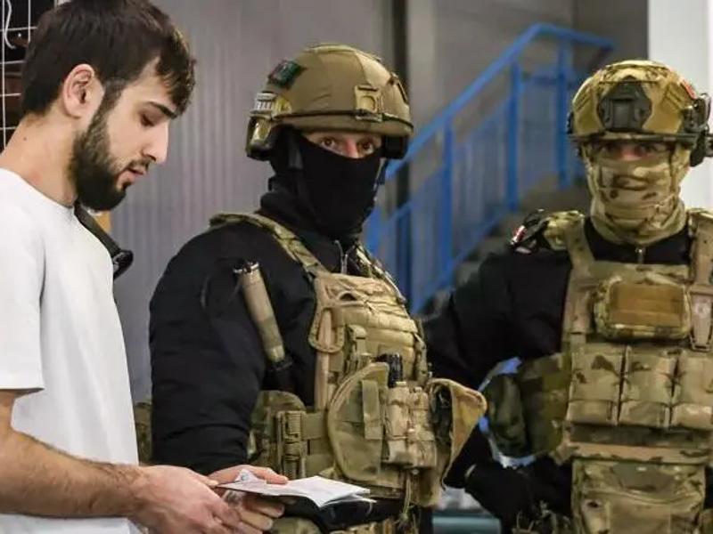 Цагаачлалын алба, баривчлах эрх бүхий зэвсэгтэй агентуудтай болно