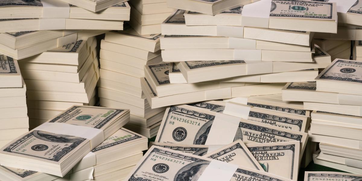 АНУ дахь хамгийн баян цагаачид: 2025 оны жагсаалт