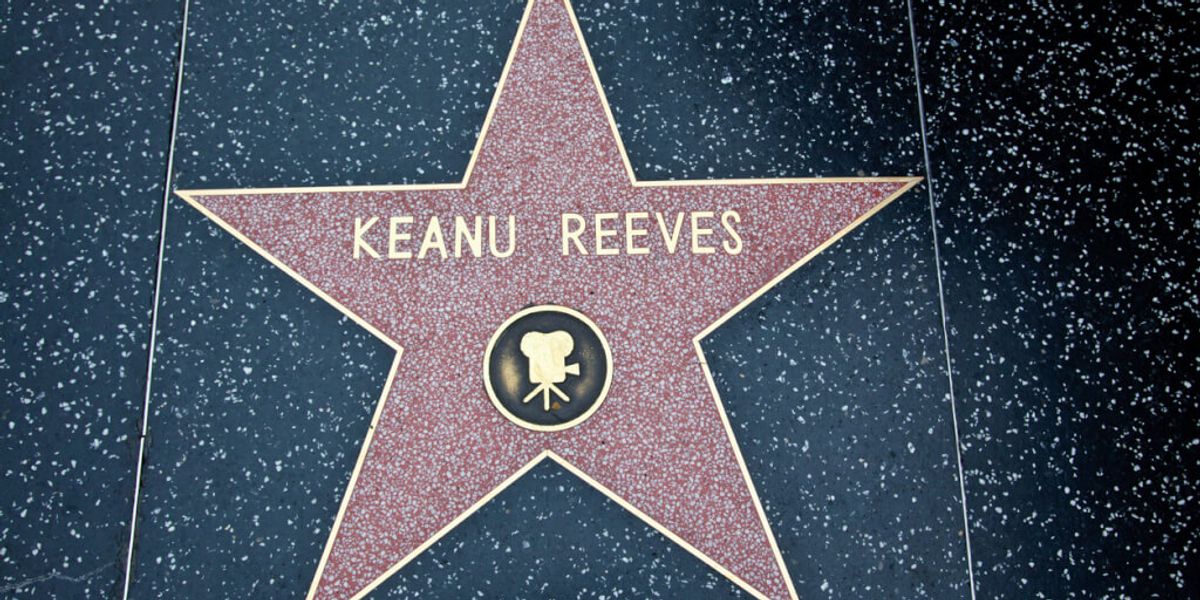 Америкийн бэлгэ тэмдэг болсон цагаач: Холливудад 37 жил амьдарсан Киану Ривз АНУ-ын иргэншилгүй хэвээр байна.