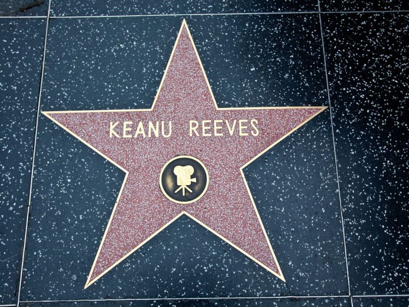 Америкийн бэлгэ тэмдэг болсон цагаач: Холливудад 37 жил амьдарсан Киану Ривз АНУ-ын иргэншилгүй хэвээр байна.