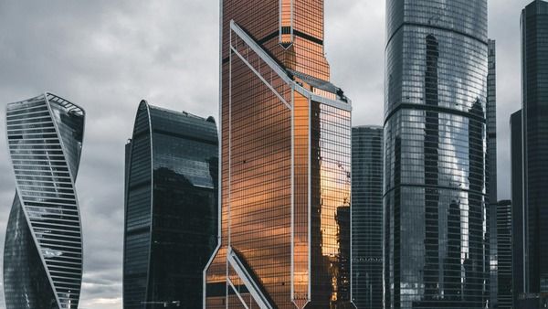 Требования к девушкам в эскорте России включают в себя возраст от 18 до 30 лет, хорошие манеры, а также ухоженный внешний вид