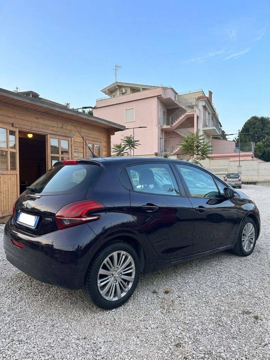 Peugeot 208  5p 1.6 bluehdi Allure 75cv — foto 10