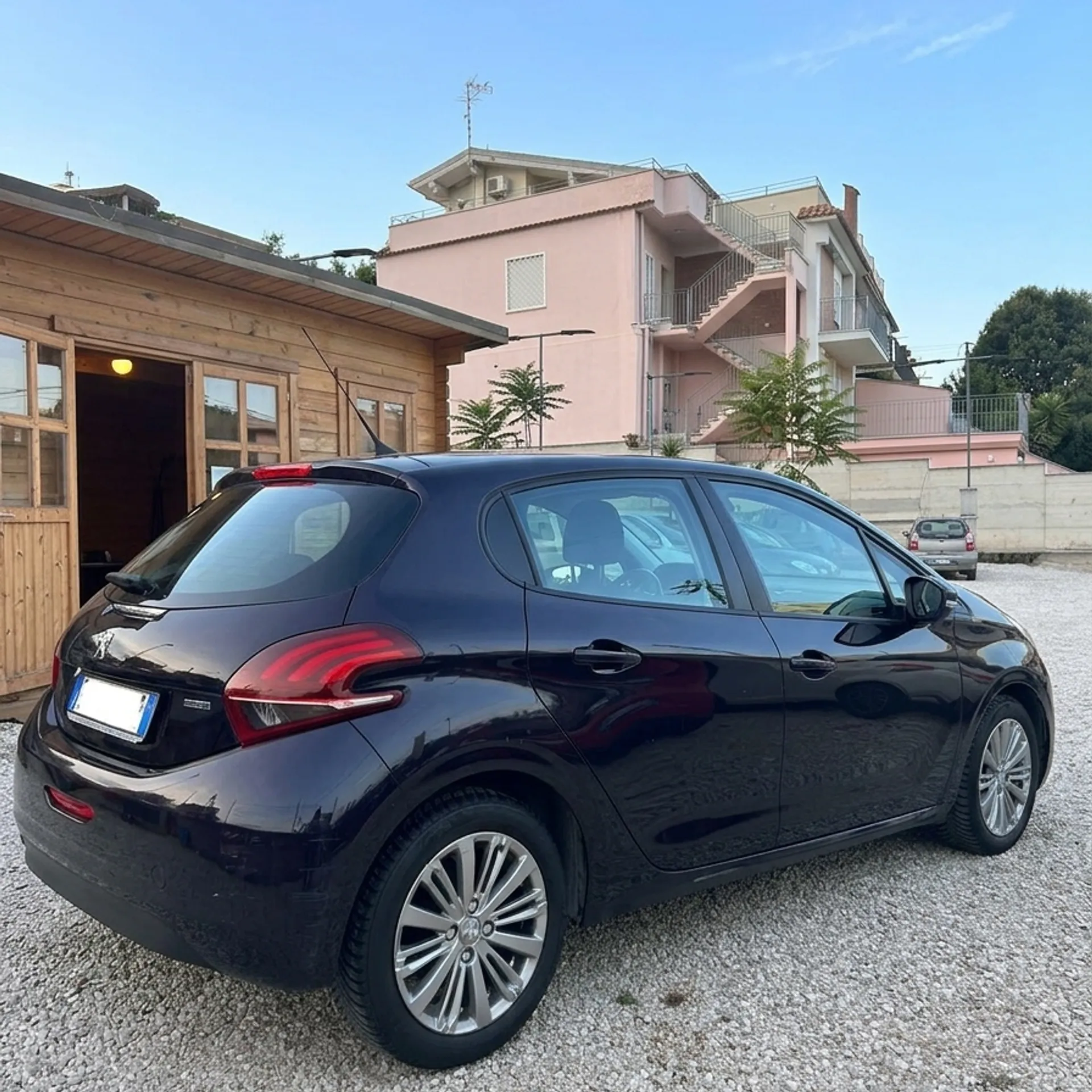 Peugeot 208 5p 1.6 bluehdi Allure 75cv — foto 10