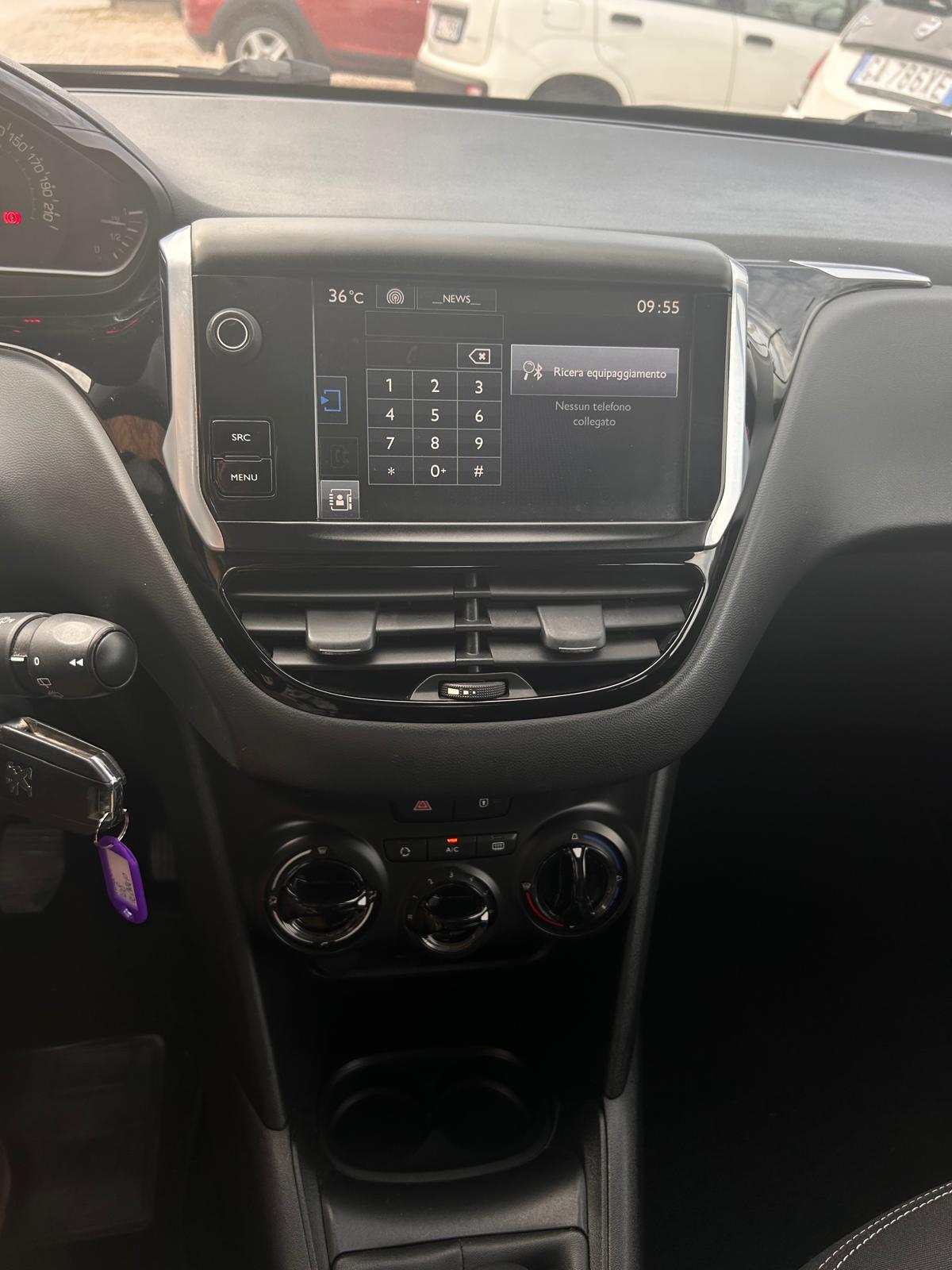 Peugeot 208  5p 1.6 bluehdi Allure 75cv — foto 4