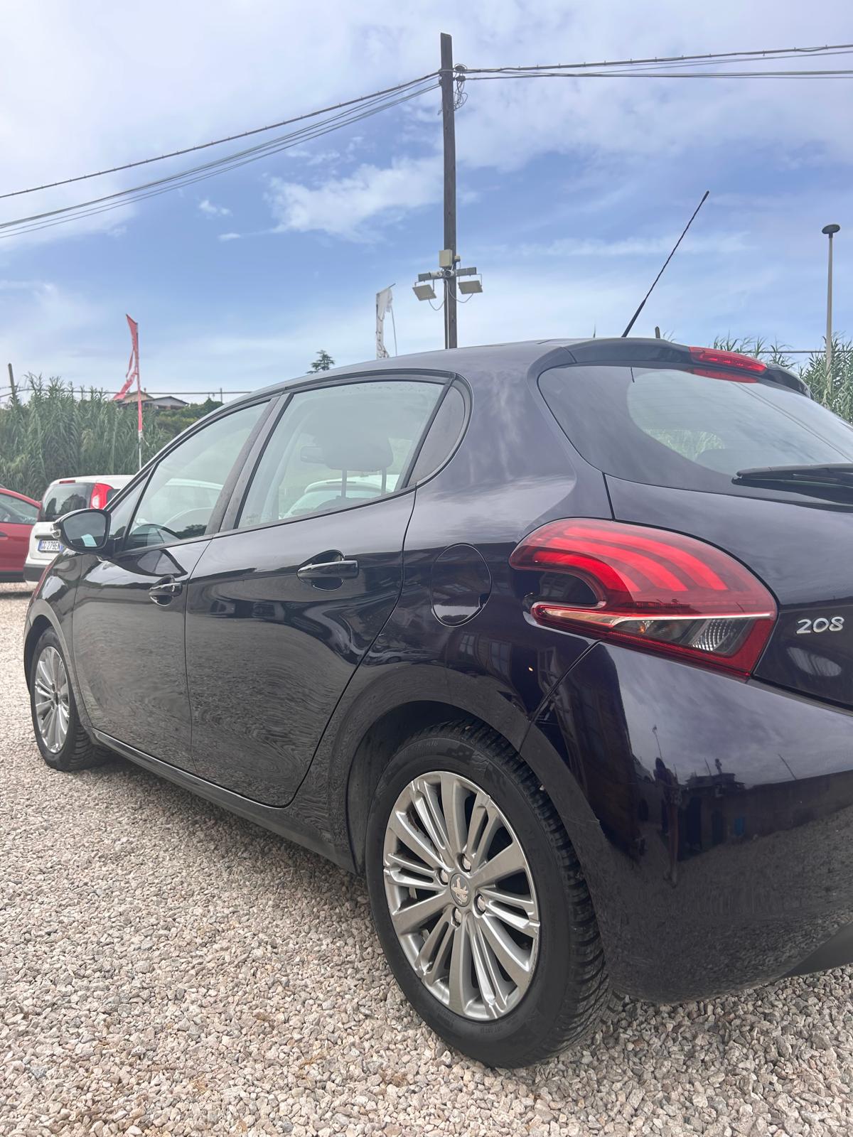 Peugeot 208  5p 1.6 bluehdi Allure 75cv — foto 9