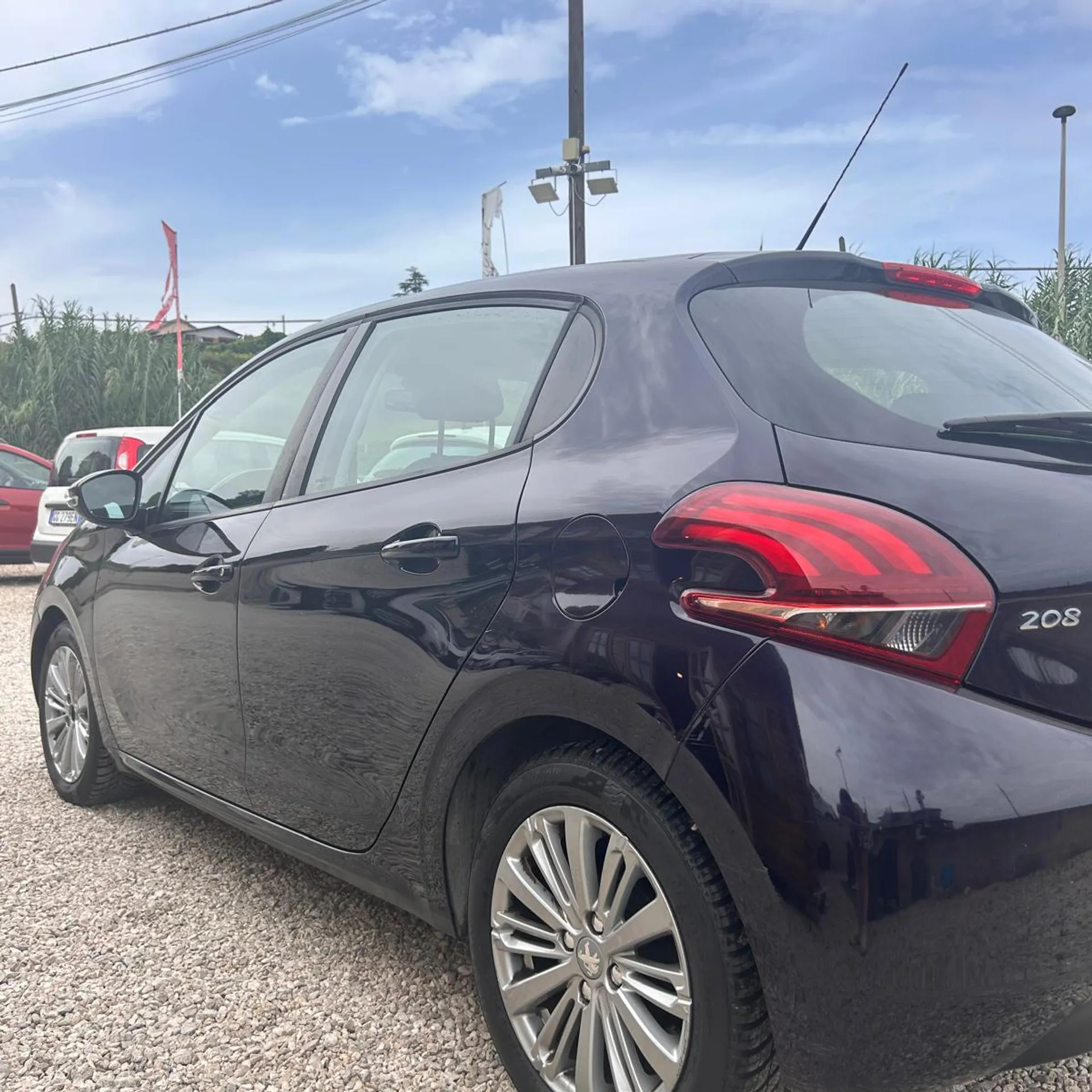 Peugeot 208 5p 1.6 bluehdi Allure 75cv — foto 9