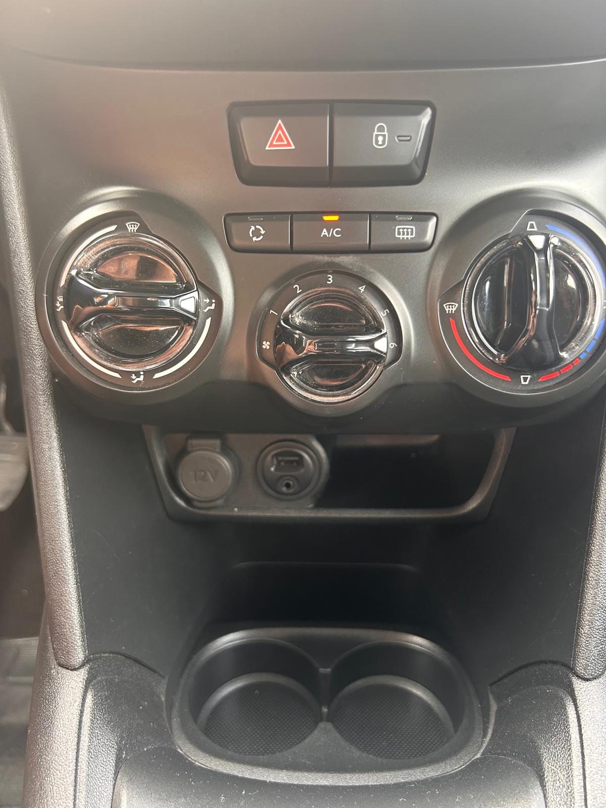Peugeot 208  5p 1.6 bluehdi Allure 75cv — foto 5