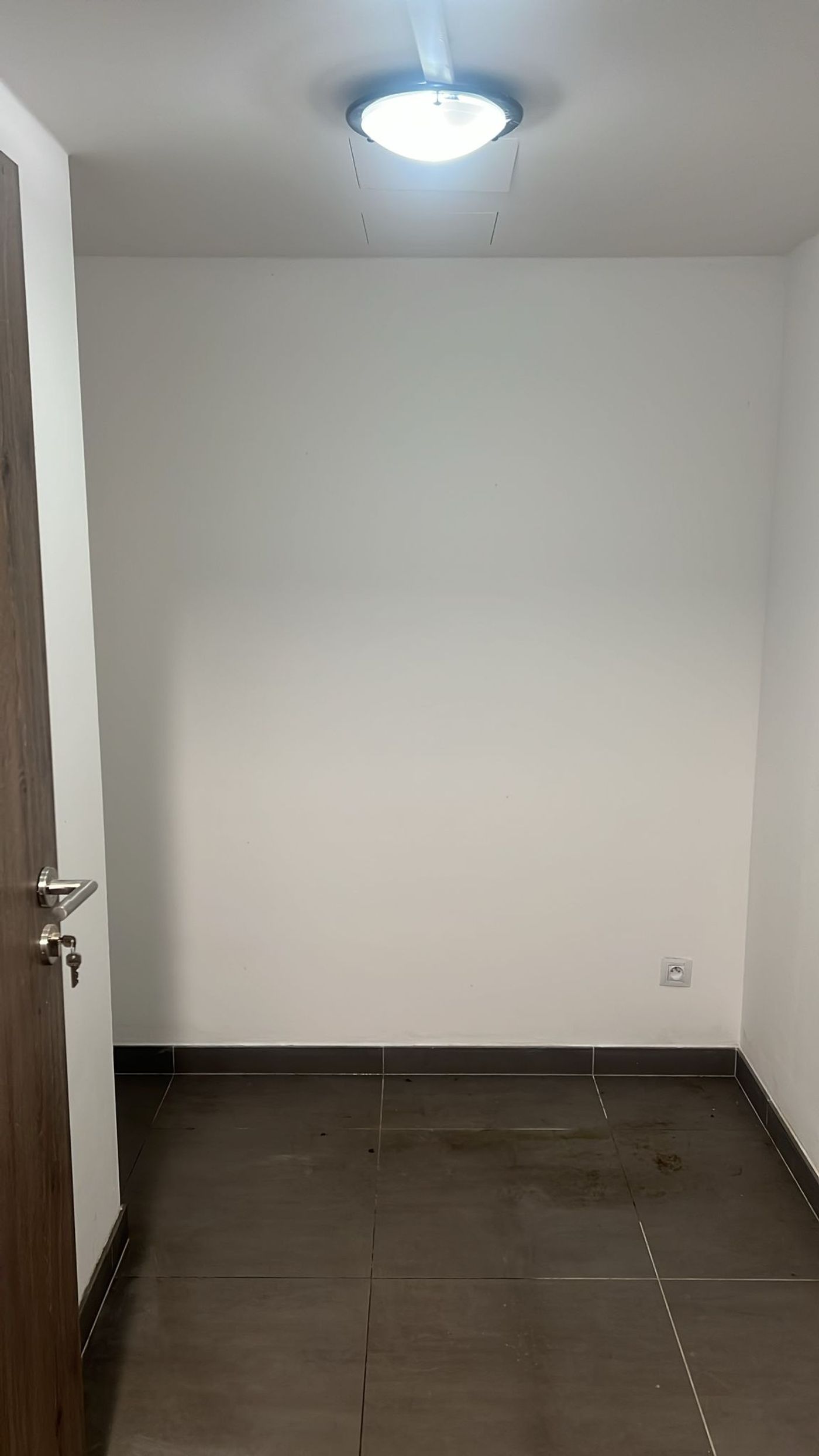 Odstranění kuchyňského ostrůvku a malování — Po realizaci 4