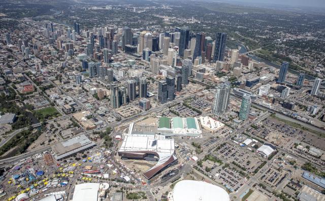 hotels by bmo center calgary