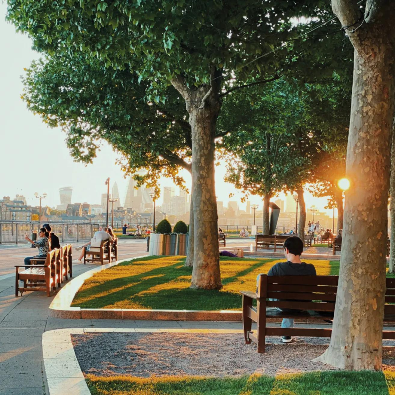 Parks and waterside gardens at Canary Wharf