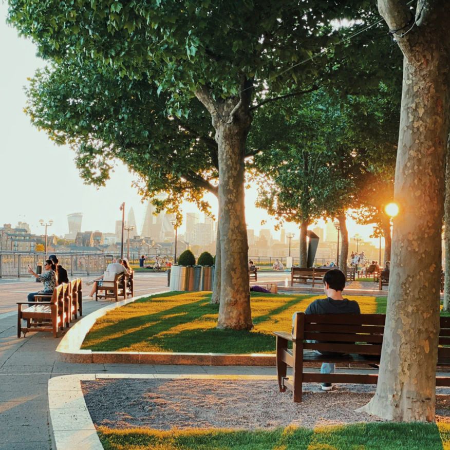 Parks and waterside gardens at Canary Wharf