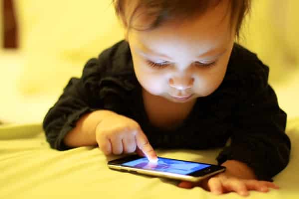 ‘My Child is an iPad Addict’: 9 Tips to Get Your Kids Off Their Gadgets