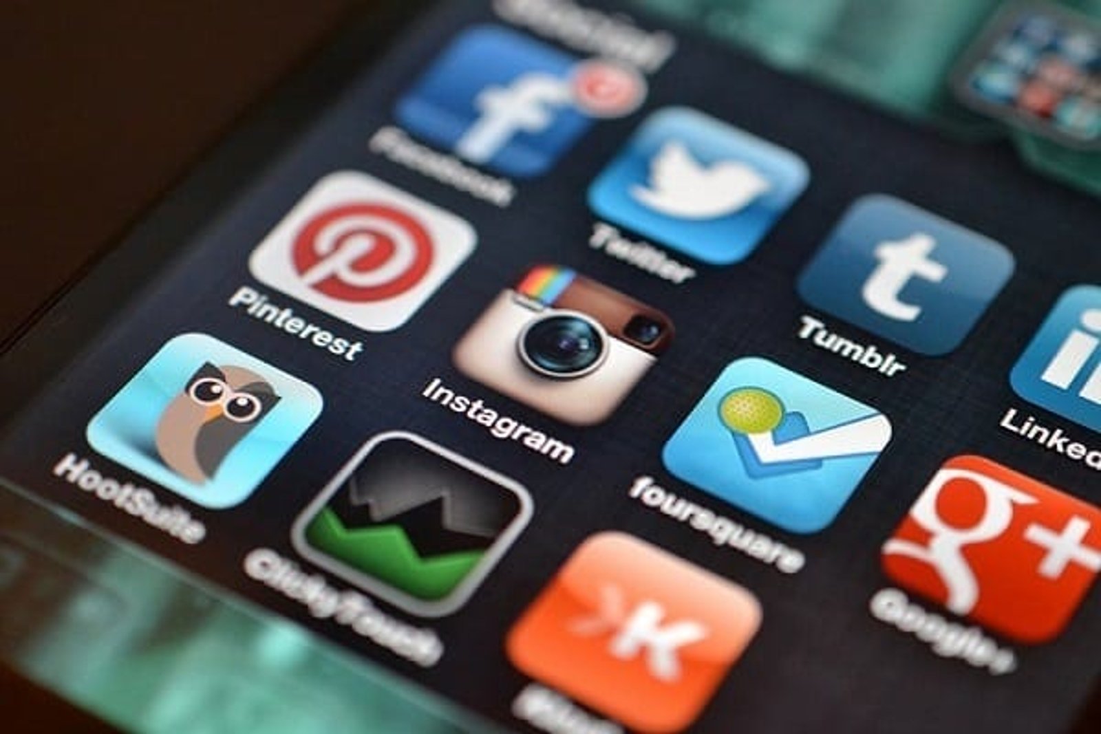 ‘​Like-O-Mania’: Are You Obsessed With Your Social Media?