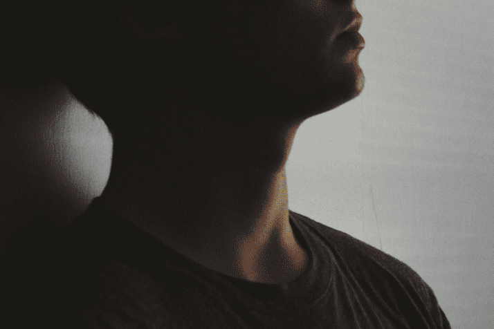 5 VERY Important Tips to Help a Friend Suffering from Depression