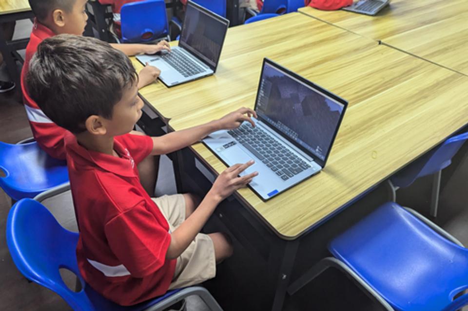Friday: Minecraft (Bukit Merah)