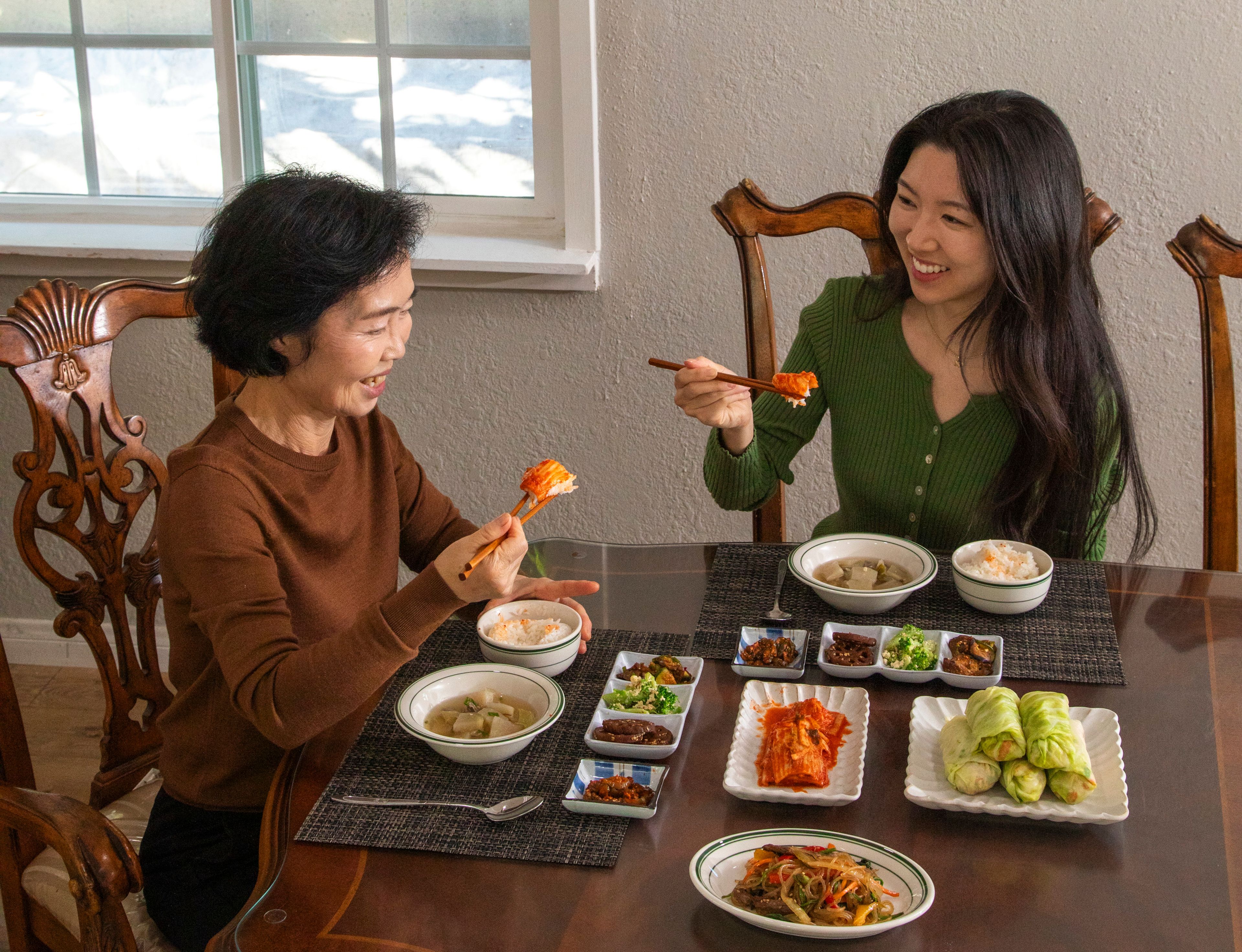 Nam Soon and Sarah Ahn eating at home. (Photo: Kritsada Panichgul)
