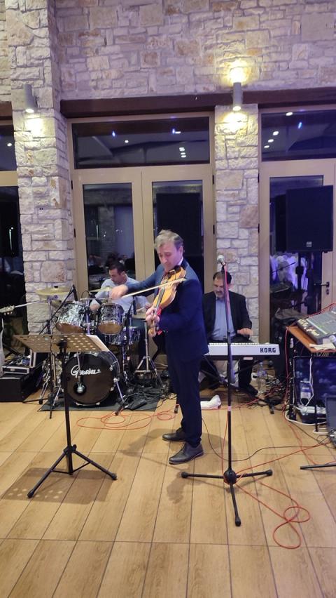 Γαμήλιο γλέντι στην Βαρυπόμπη 6