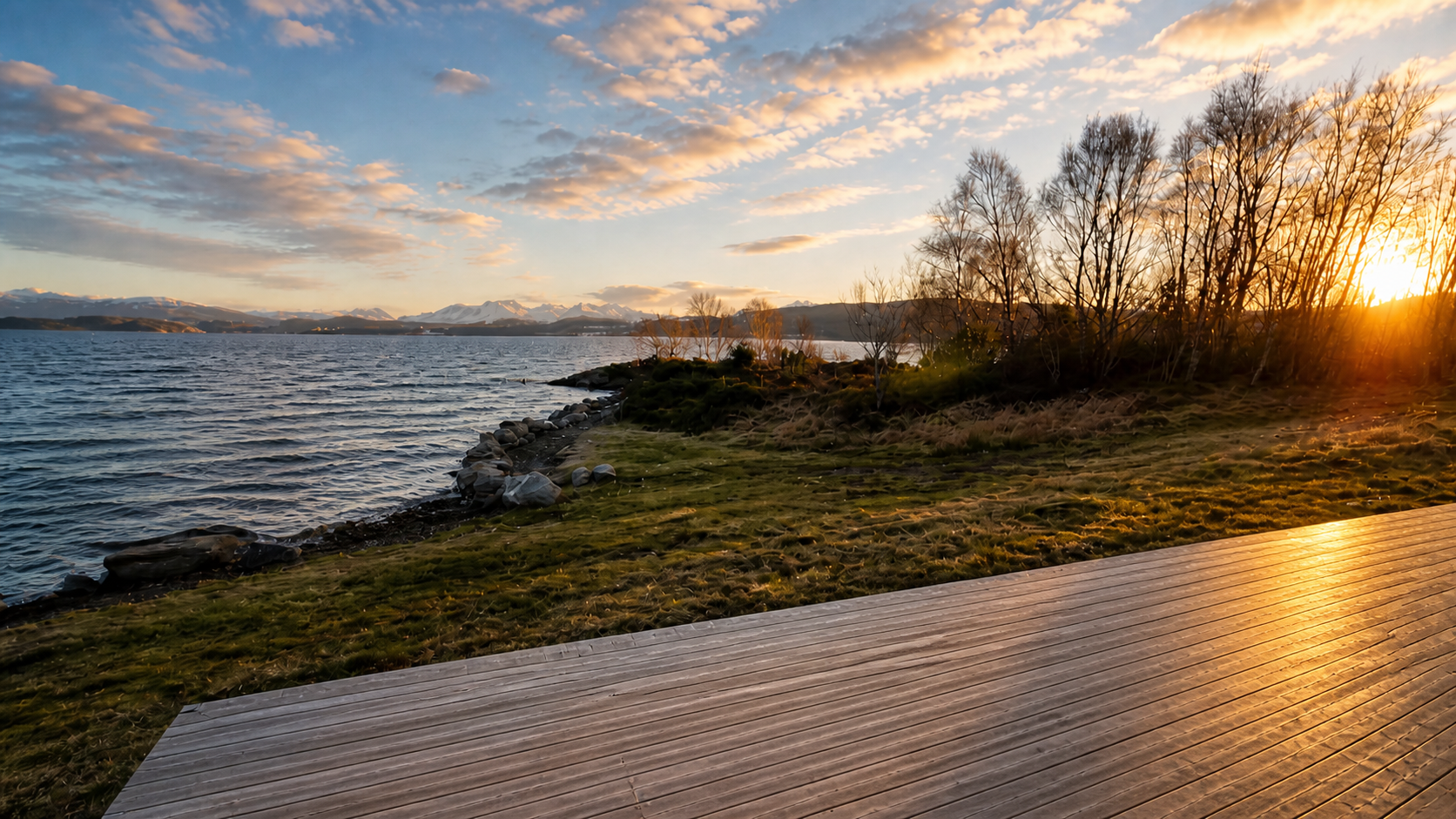 Vedfyrt saunaopplevelse ved fjorden i Ålesund