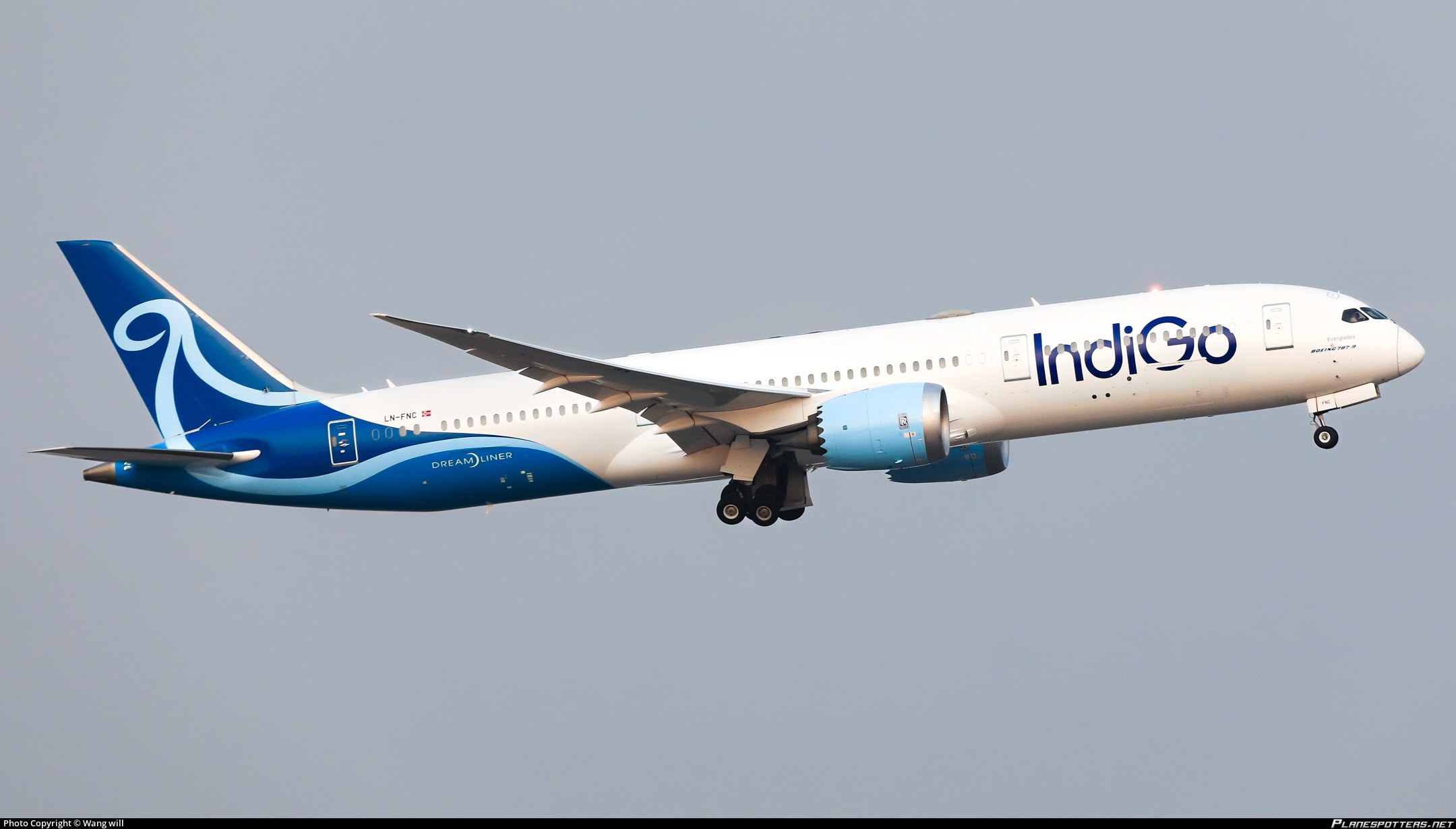 Indigo sets foot in Europe with new 787 service