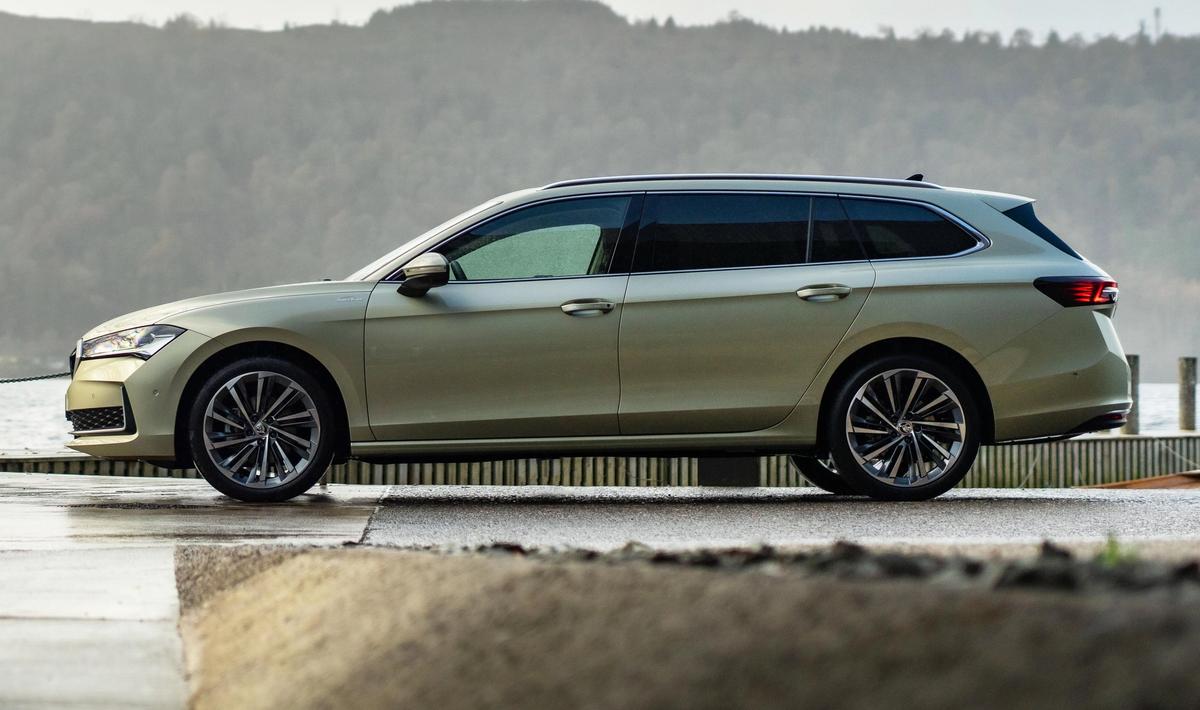 New Skoda Superb to Debut at Bharat Mobility Global Expo 2025 - Car News Road Test & Performance Review