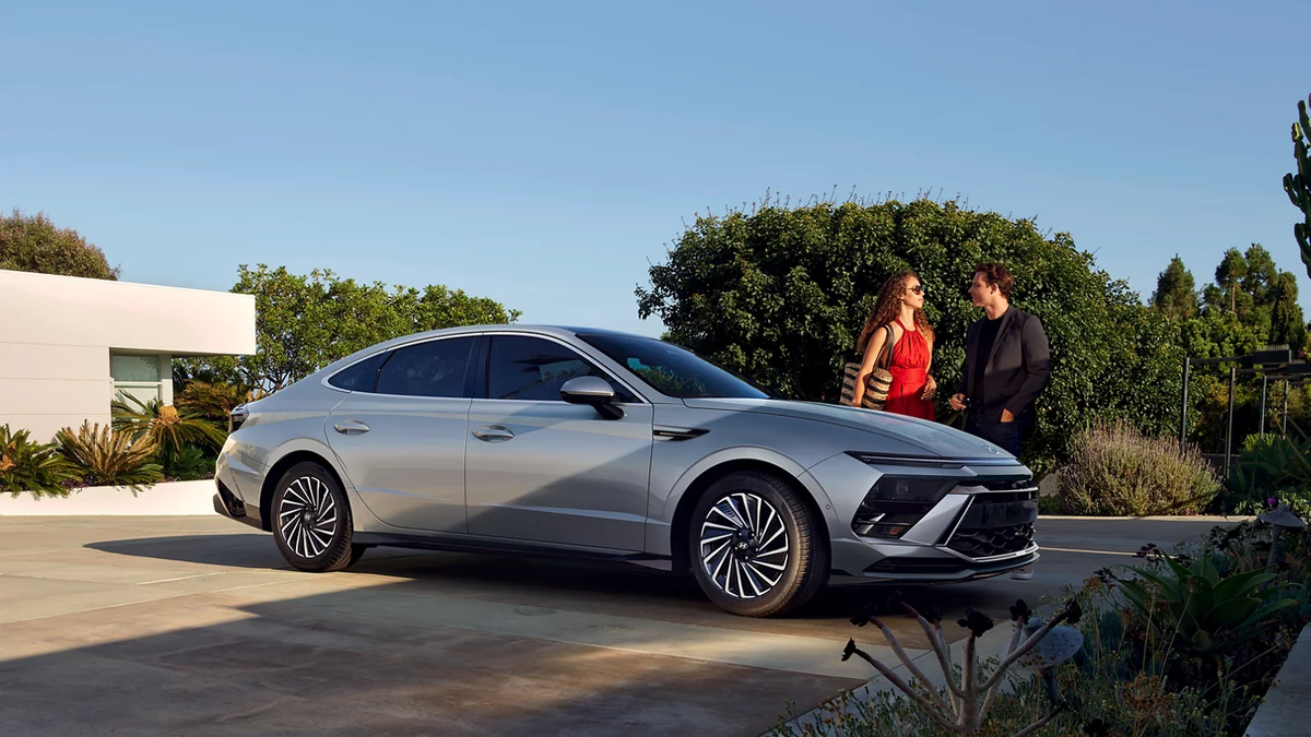 Breaking: Hyundai To Reintroduce Physical Buttons!!! - Car News Road Test & Performance Review