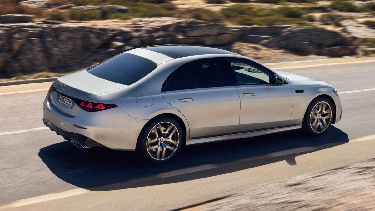 Mercedes-Benz S-Class 2026 Revealed: New Engines, Specs, Features & Tech - Car News Road Test & Performance Review