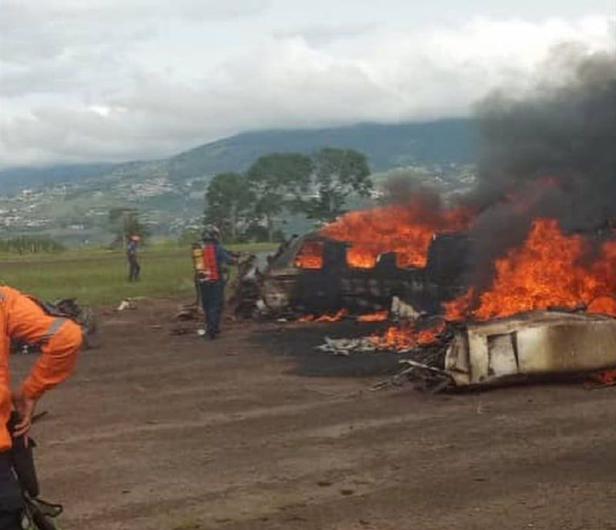 Tragic Plane Crash at Paramillo Airport Claims Two Lives - Aviation