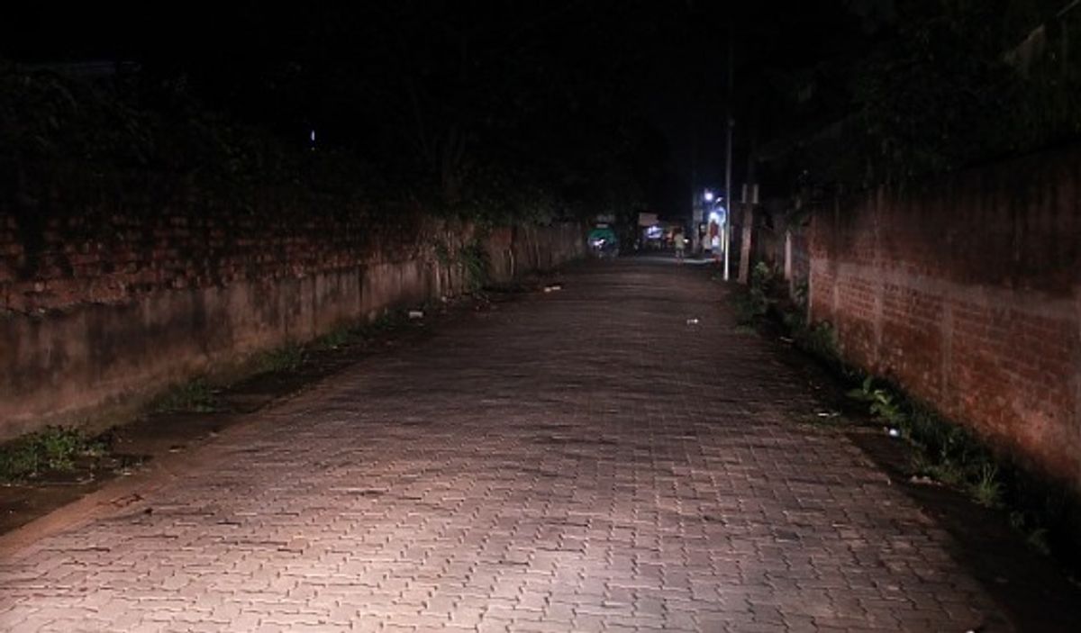 India's High Beam Epidemic! What's Going on? - Cars Road Test & Performance Review