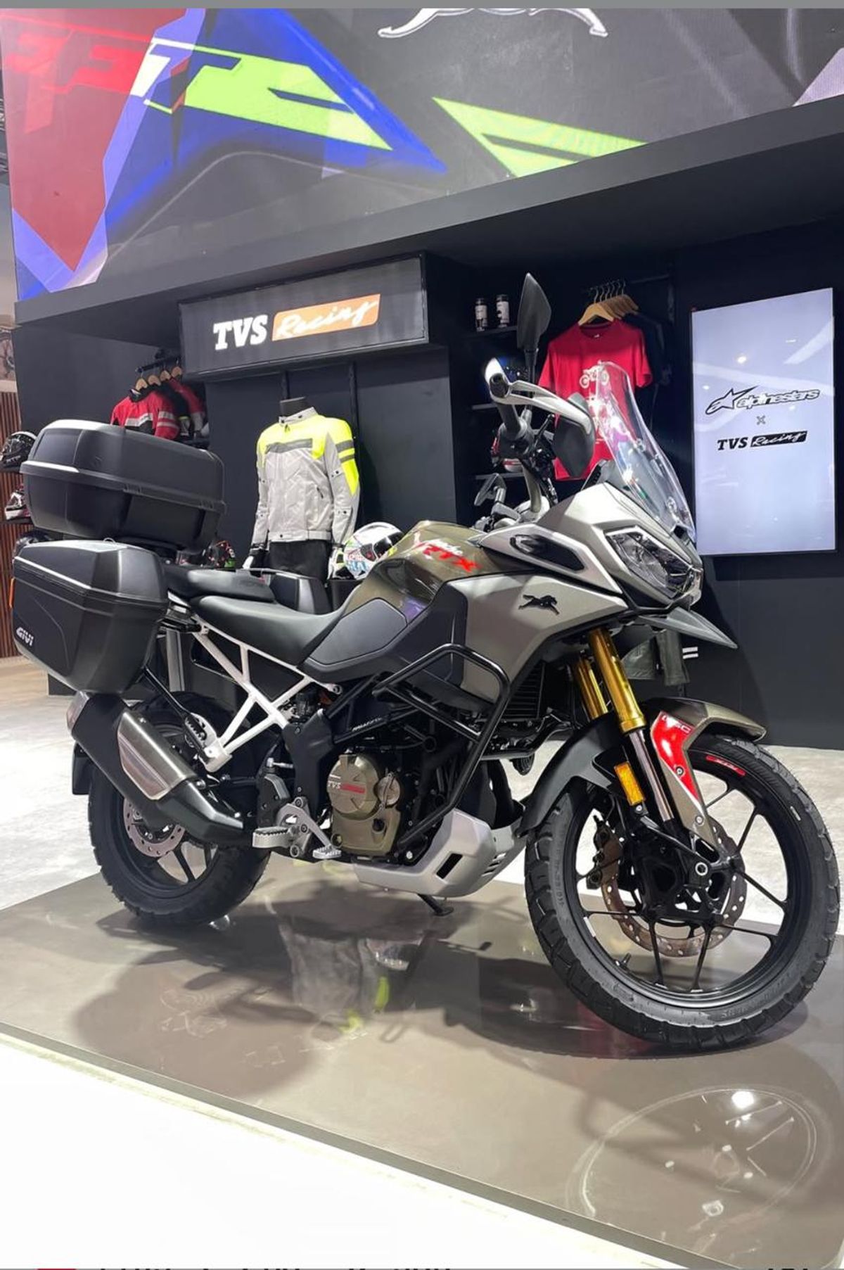 Auto Expo 2025: TVS Reveals Apache RTX 300 - Bikes News Road Test & Performance Review
