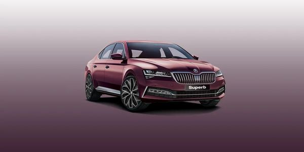 Get a CBU Skoda Superb for an 18 Lakh Discount!