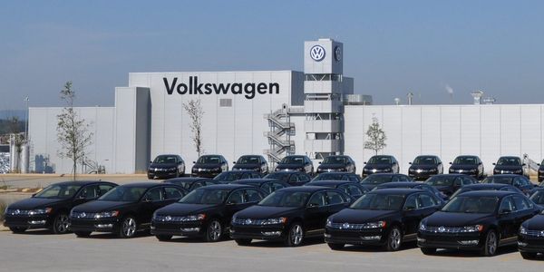 India’s Car Dealerships Facing Record Inventory as Sales Momentum Slows