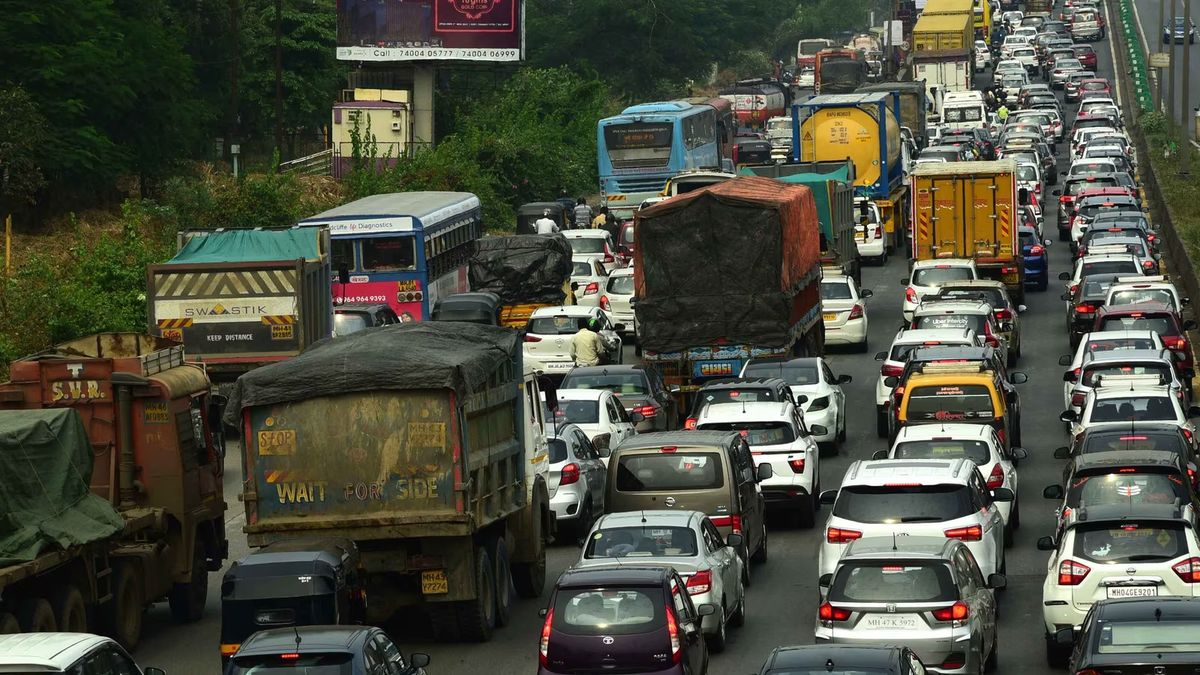 HSRP Number-Plate Rule Enforced By Maharashtra Government For Pre 2019-Vehicles - General News Road Test & Performance Review