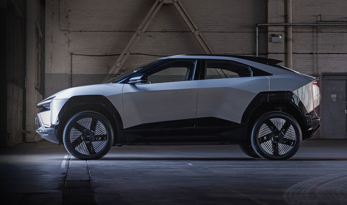 From the Silver Screen to the Political Scene: Why Indian Icons Are Praising the Mahindra BE6 and XEV9E - Car News Road Test & Performance Review