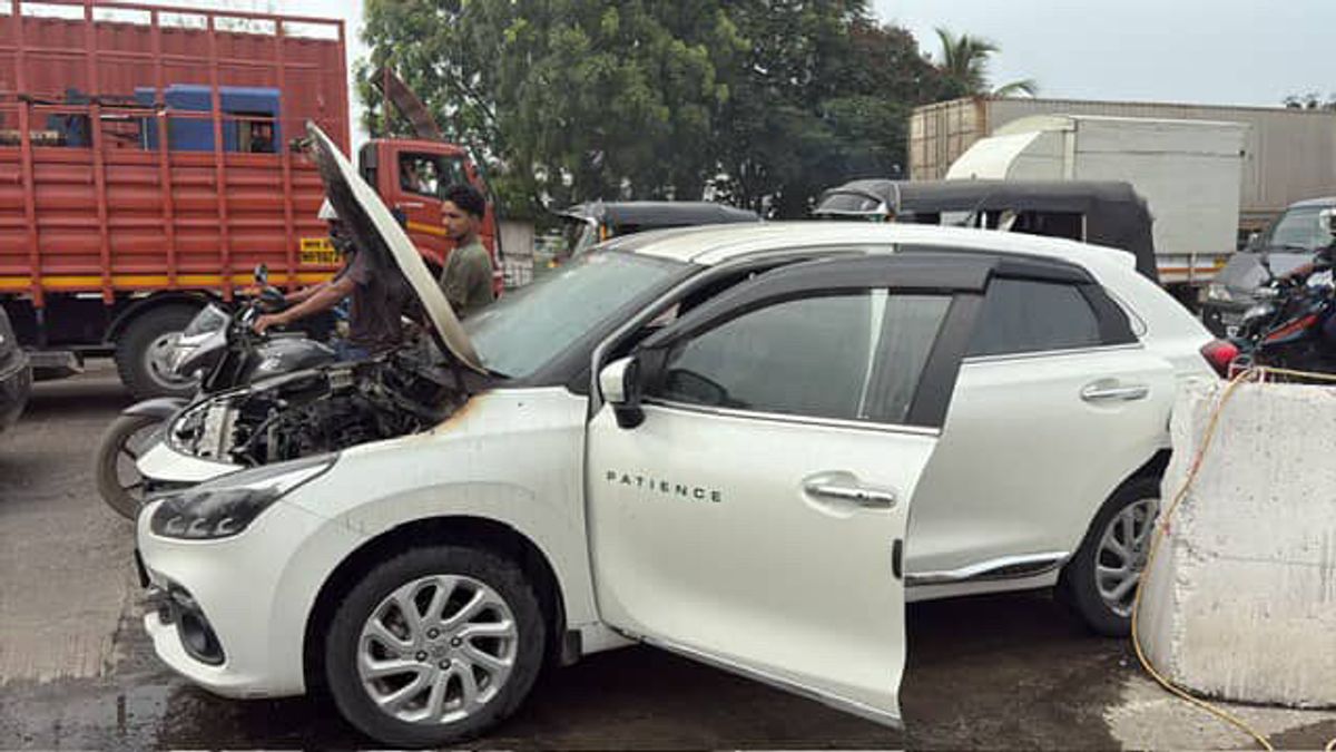 Maruti Nexa Baleno Catches Fire in Thane Traffic: Owner Alleges Dealership Negligence - General News Road Test & Performance Review