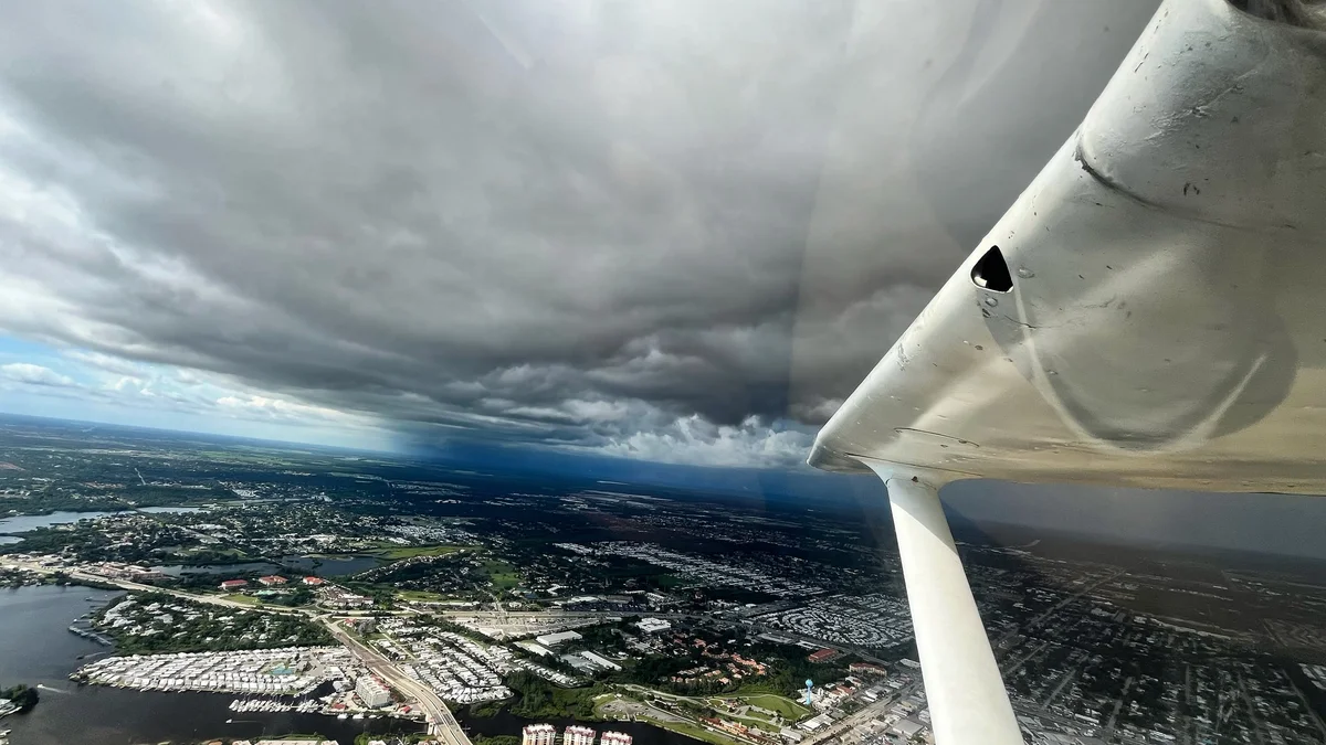 Why Turbulence Feels Terrifying But Almost Never Is: The Physics of Bumpy Air