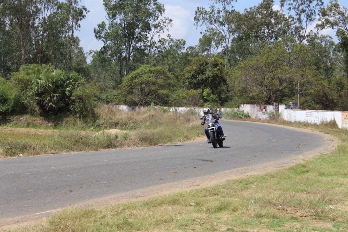 Honda Highness CB350 Review - Bikes News Road Test & Performance Review