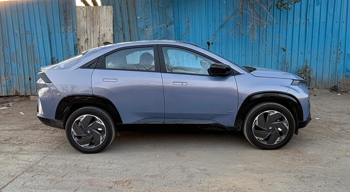 Tata Curvv EV Driving Experience: Stylish Yet Imperfect - Car News Road Test & Performance Review
