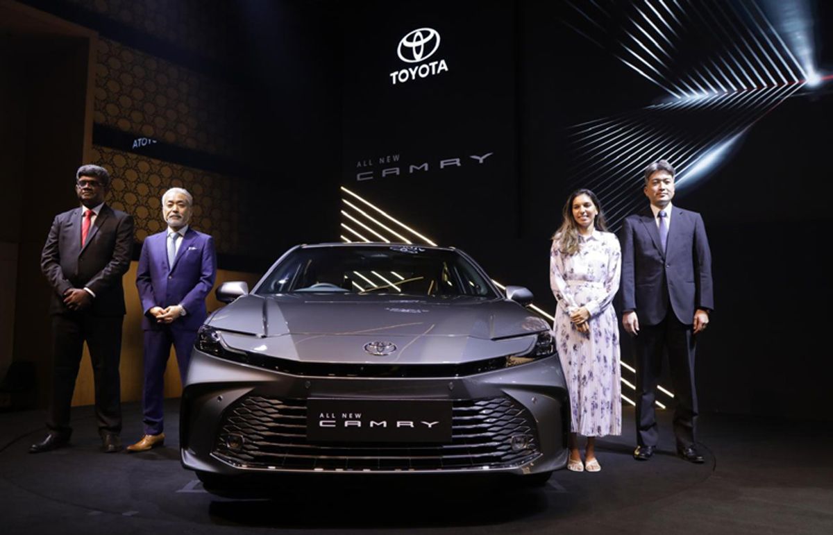 New Toyota Camry Launched in India - Car News Road Test & Performance Review